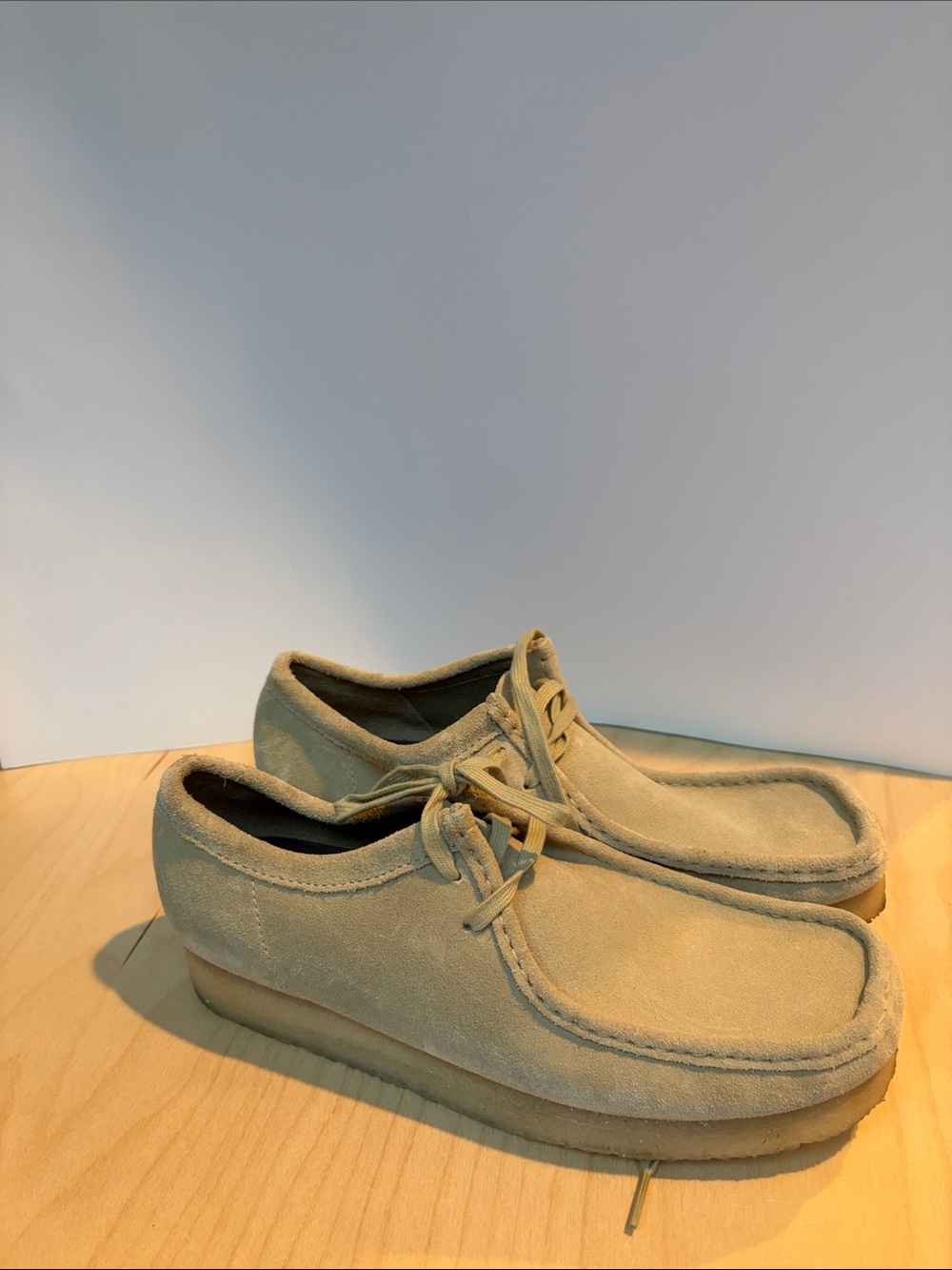 Clarks Men's Chukka Suede Boots in Light Tan